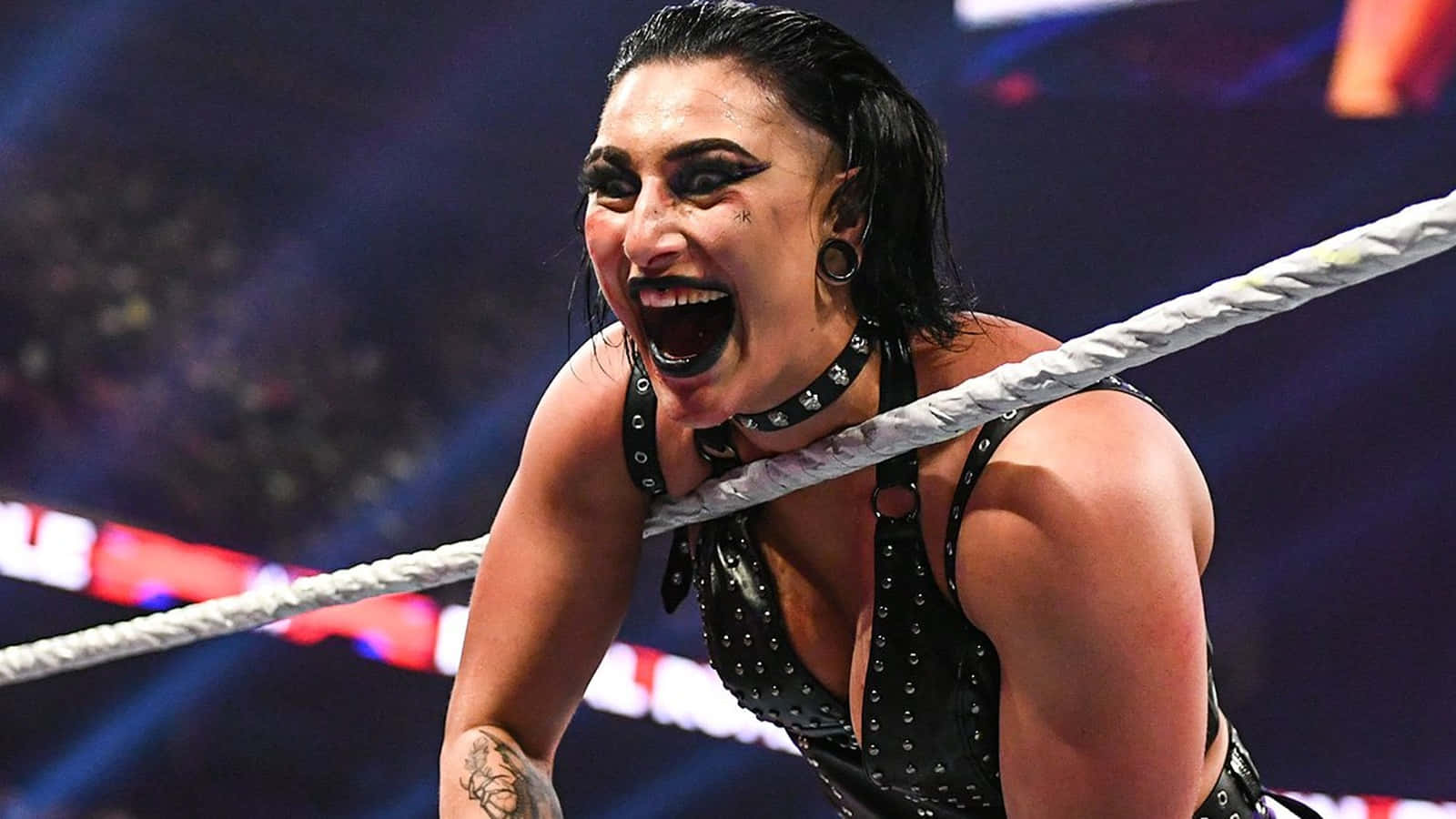 Rhea Ripley signs a new long-term deal with the WWE